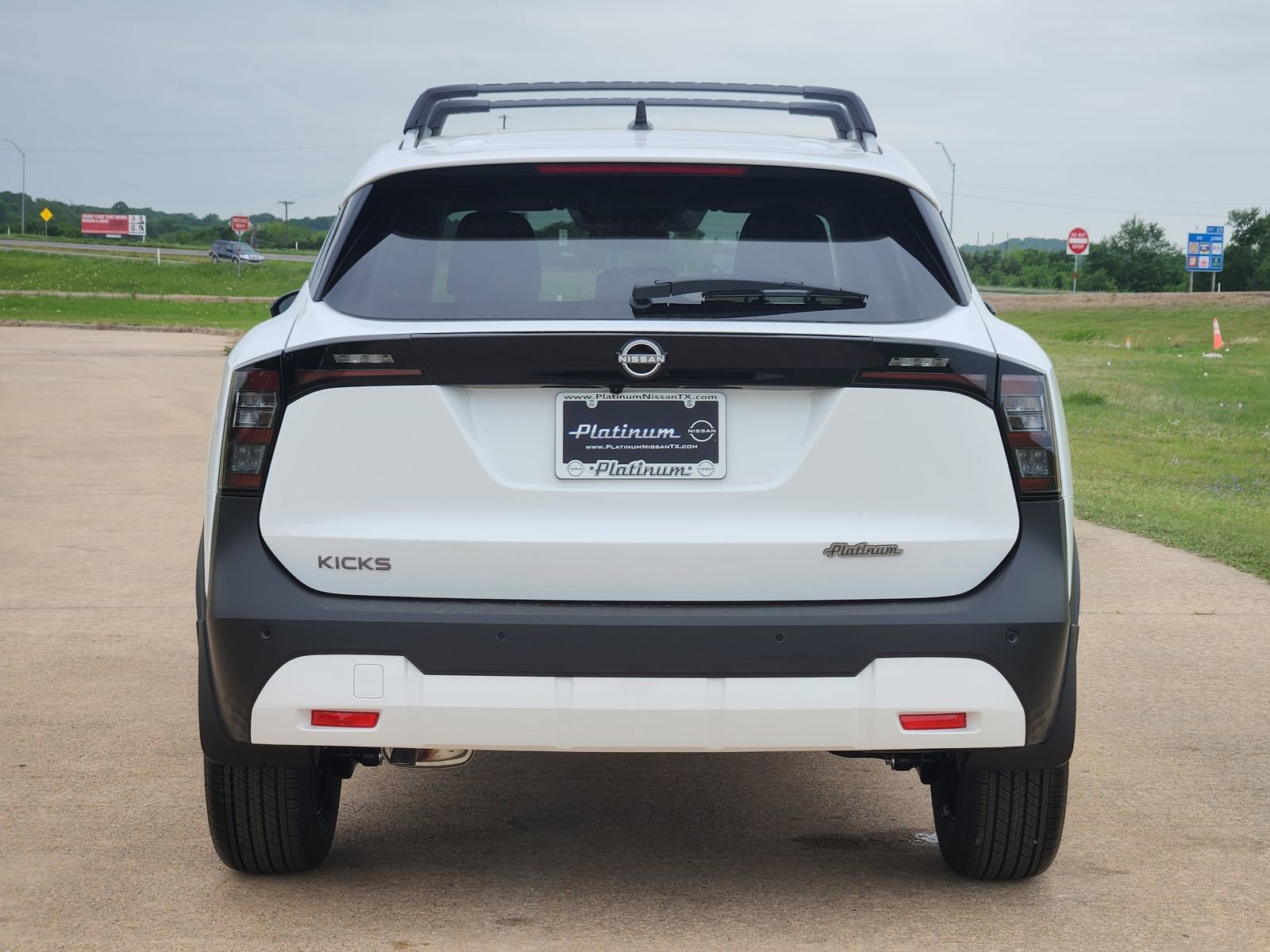 New 2026 Nissan Kicks SV image 8