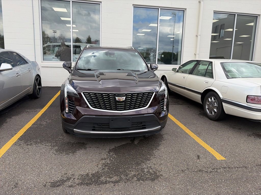 Used 2020 Cadillac XT4 Premium Luxury AWD/4WD image 2