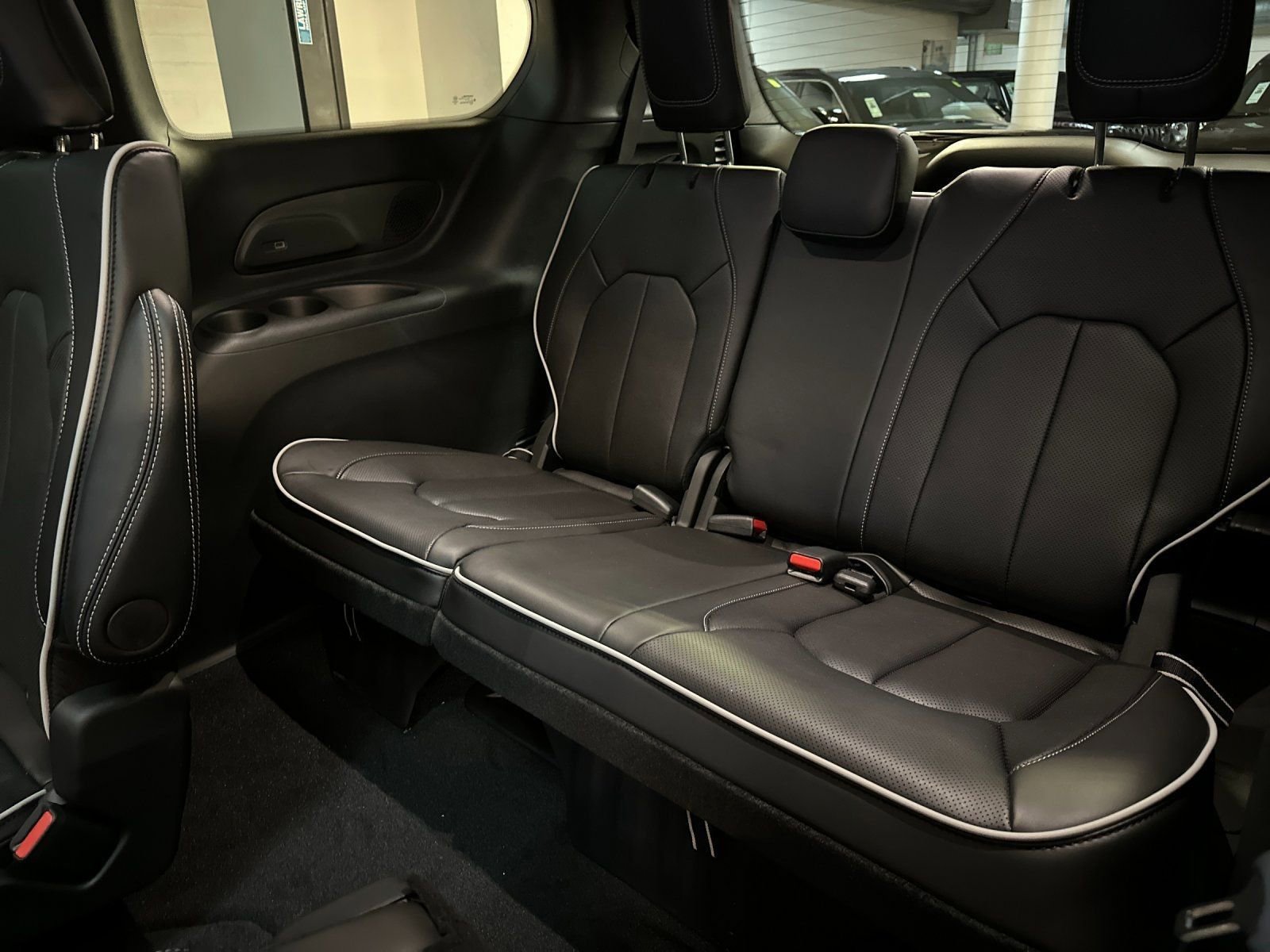 New 2026 Chrysler Pacifica Limited w/ S Appearance Package image 14