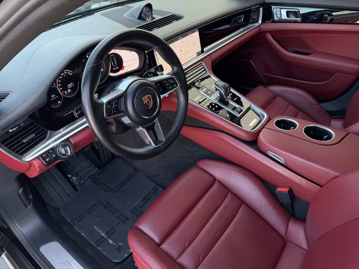 Used 2018 Porsche Panamera image 15
