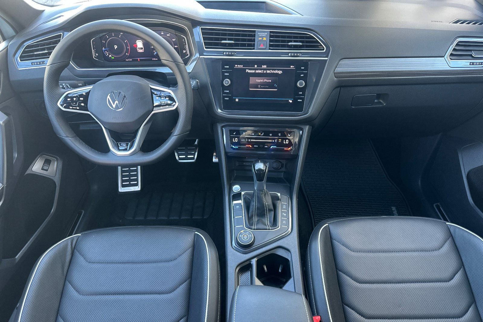 Certified 2024 Volkswagen Tiguan SEL R-Line image 13