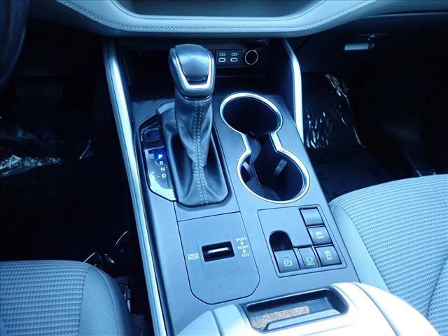 Used 2023 Toyota Highlander LE FWD image 18