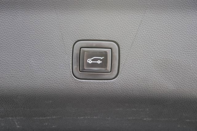 Used 2022 Chevrolet Tahoe LT w/ Luxury Package RWD image 8