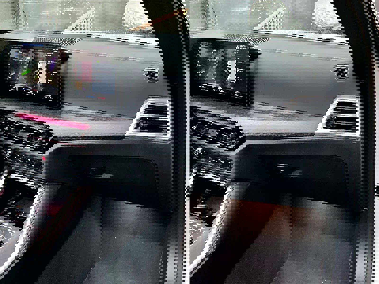 Certified 2025 BMW M440i Convertible w/ Premium Package image 18