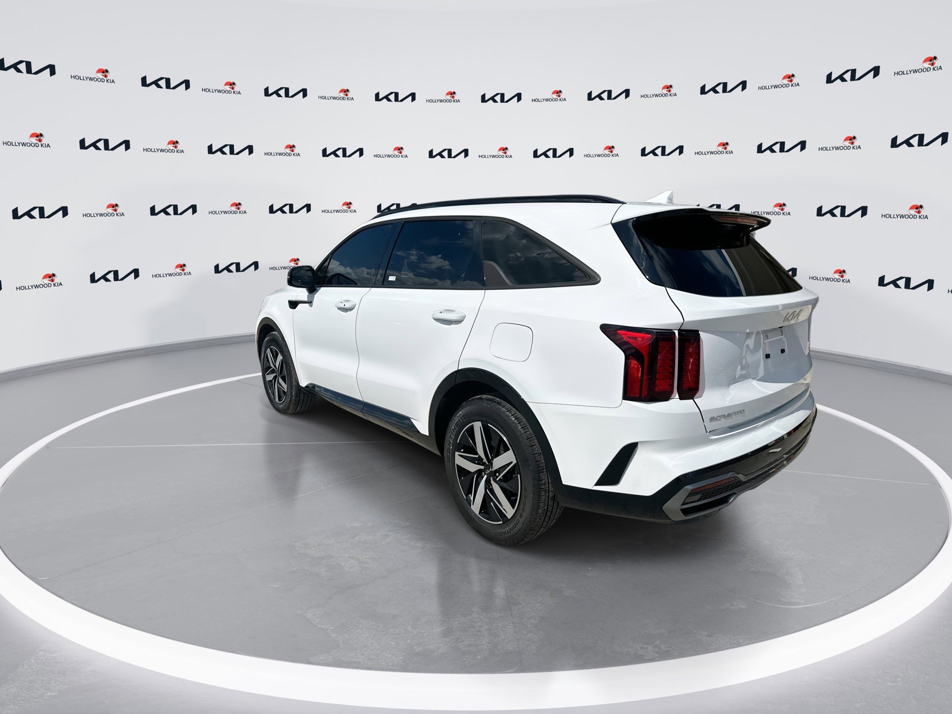 Used 2023 Kia Sorento EX w/ Panoramic Sunroof Package FWD image 6