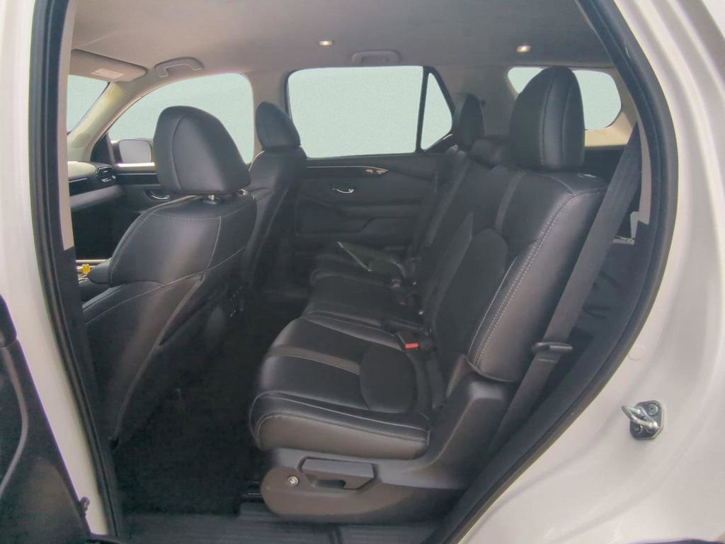 Used 2023 Honda Pilot EX-L image 11