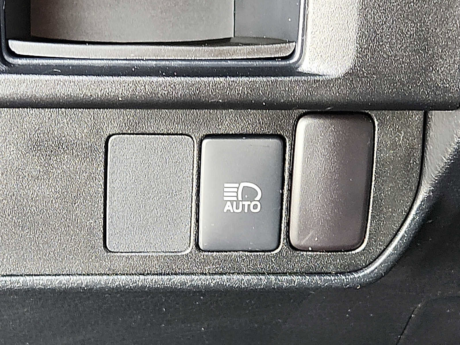 Used 2018 Toyota Tacoma SR w/ SR Convenience Package image 25