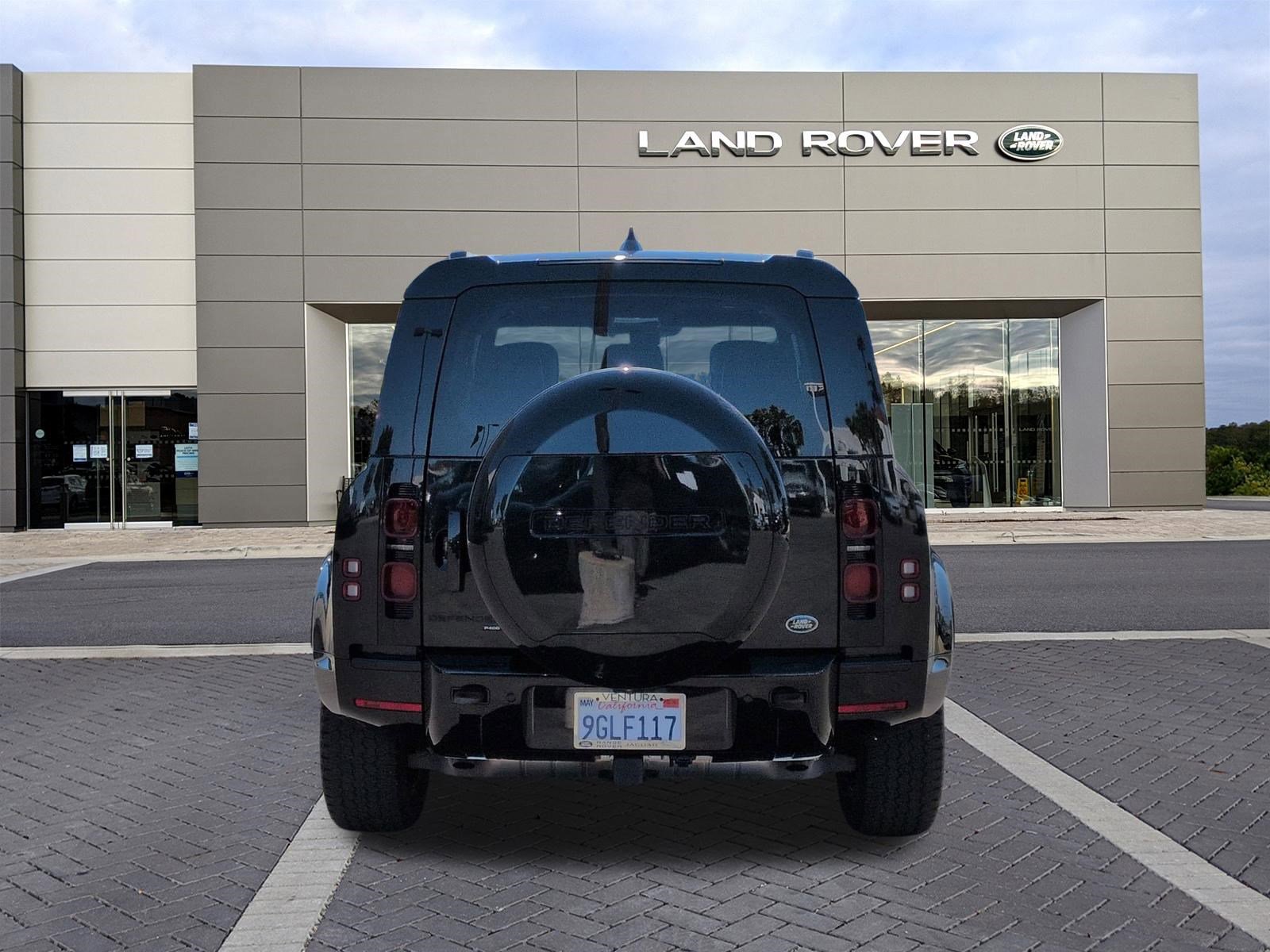Certified 2023 Land Rover Defender 110 X-Dynamic SE AWD/4WD image 6