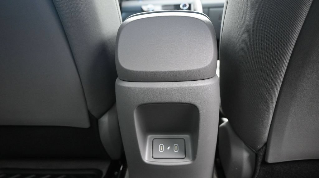 Used 2025 Hyundai Elantra Sport FWD image 16