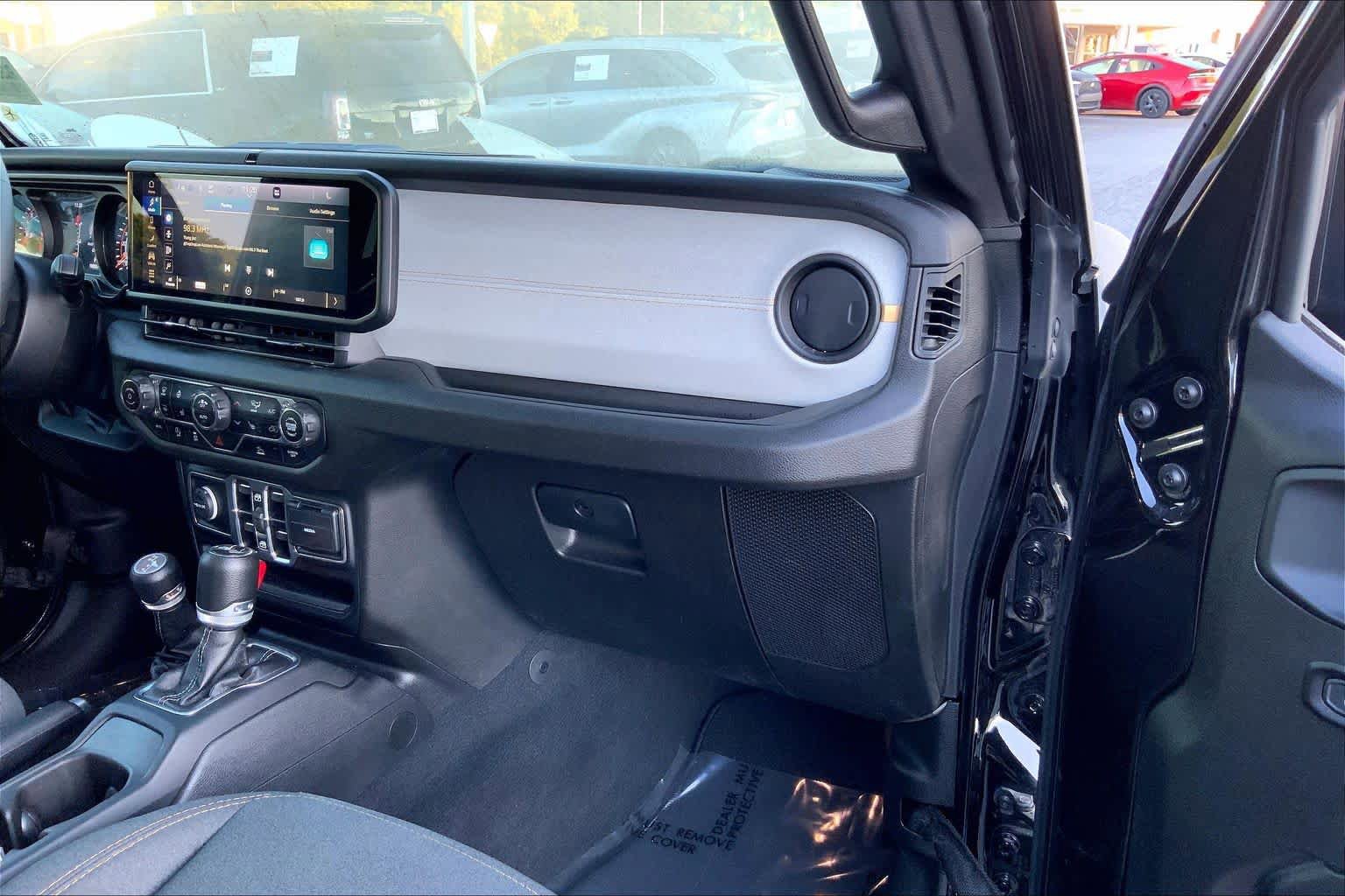 Used 2024 Jeep Wrangler Unlimited Sport AWD/4WD image 18