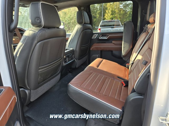 New 2026 GMC Sierra 3500 Denali Ultimate w/ LPO, Black Badging Package AWD/4WD image 8