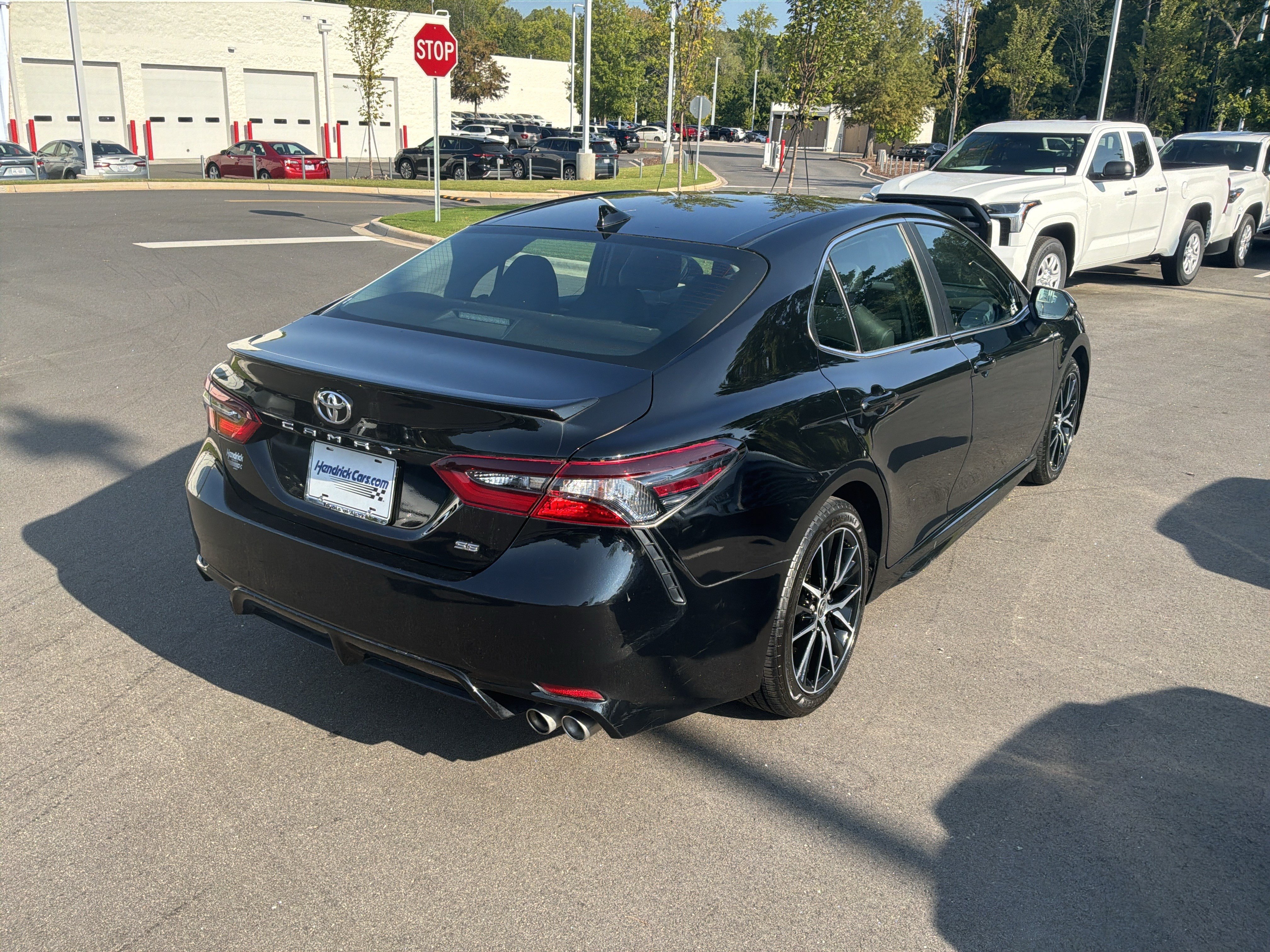 Used 2023 Toyota Camry SE FWD image 10