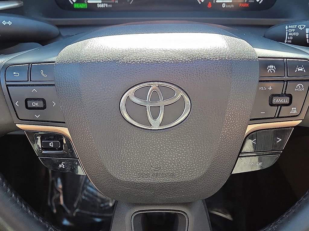 Used 2023 Toyota Crown Limited image 31