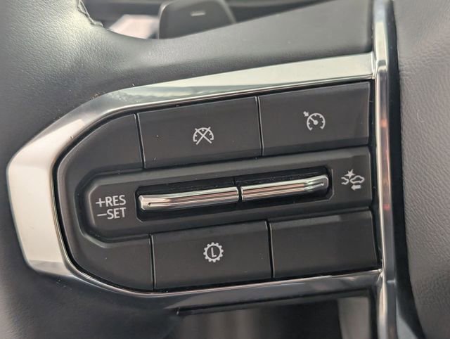 Used 2025 GMC Acadia Elevation image 16