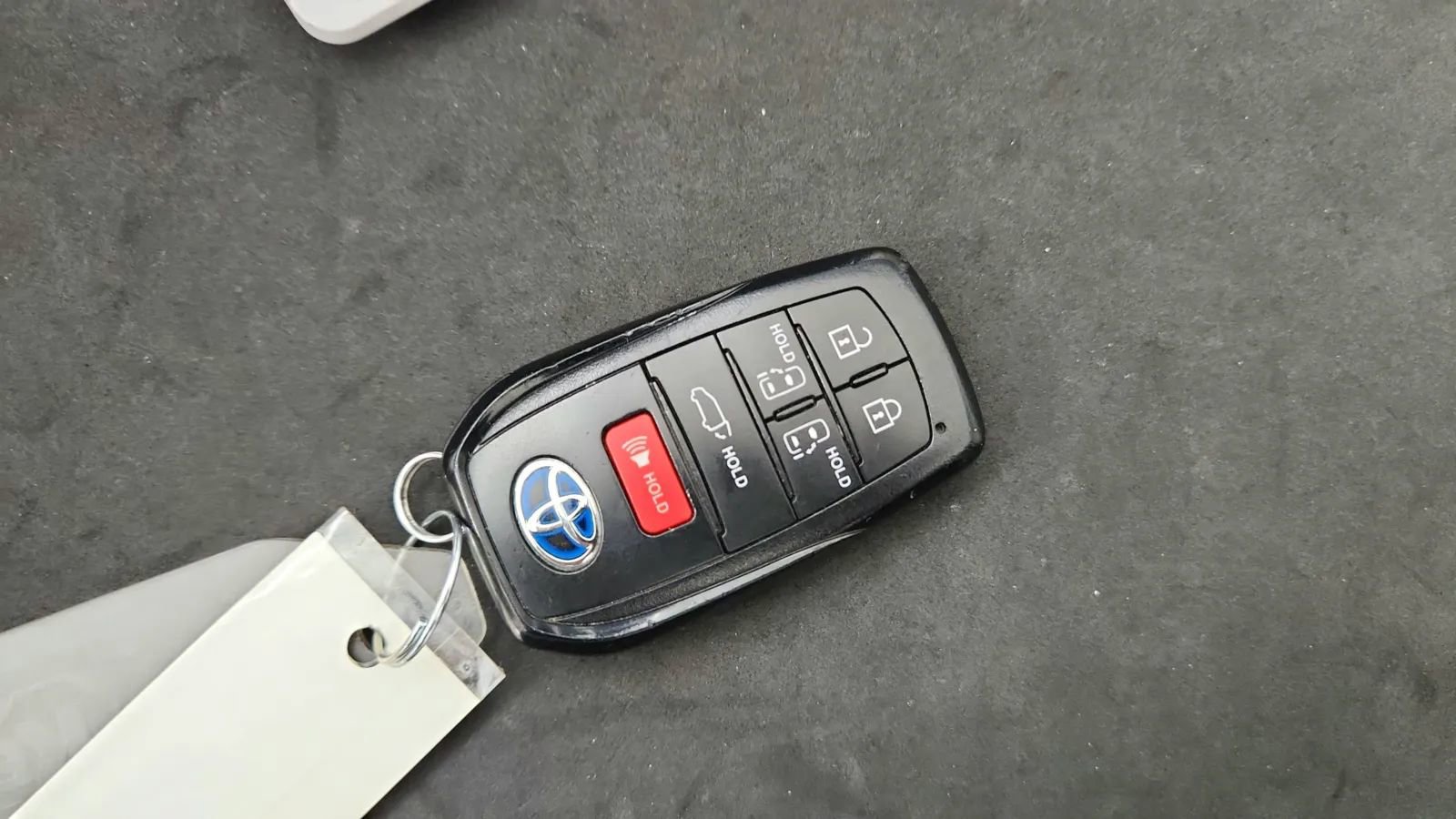 Used 2024 Toyota Sienna XLE image 21