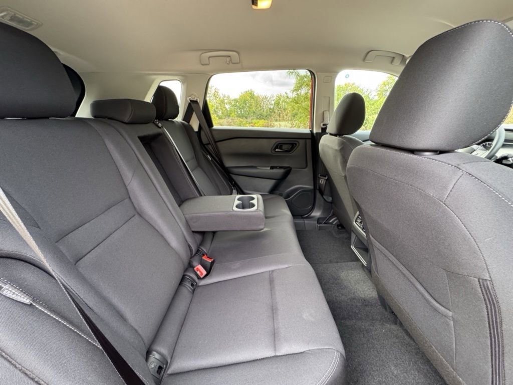 Certified 2025 Nissan Rogue S image 23