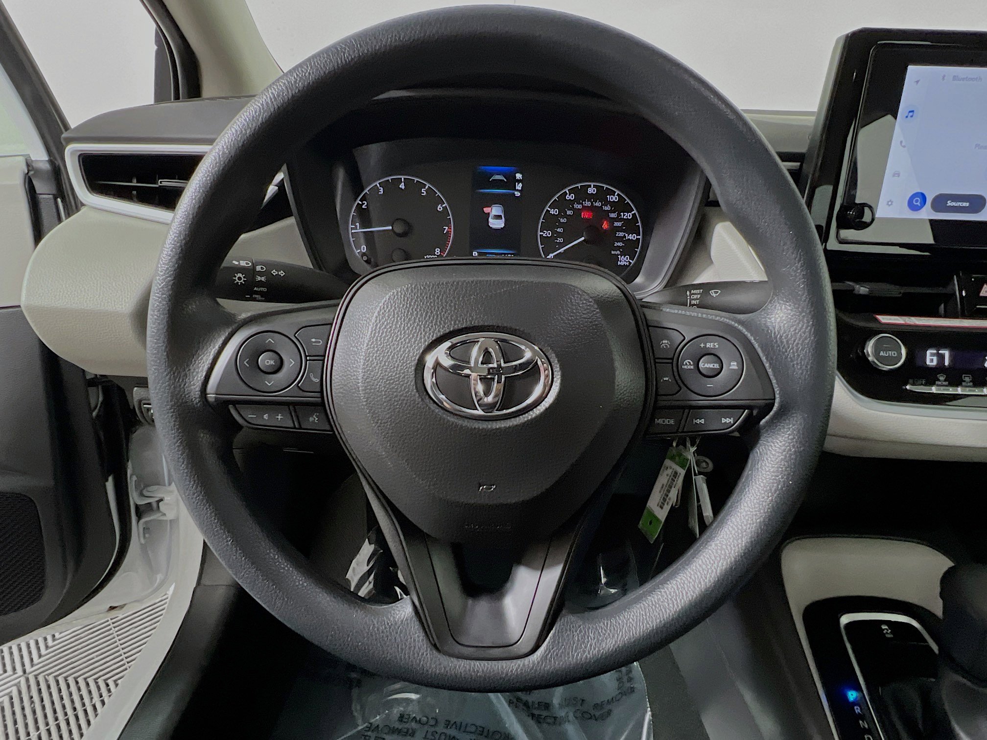Used 2025 Toyota Corolla LE FWD image 18