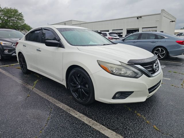 Used 2017 Nissan Altima 2.5 SR w/ Midnight Edition Package FWD image 5