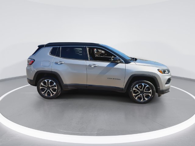 Used 2024 Jeep Compass Limited AWD/4WD image 9