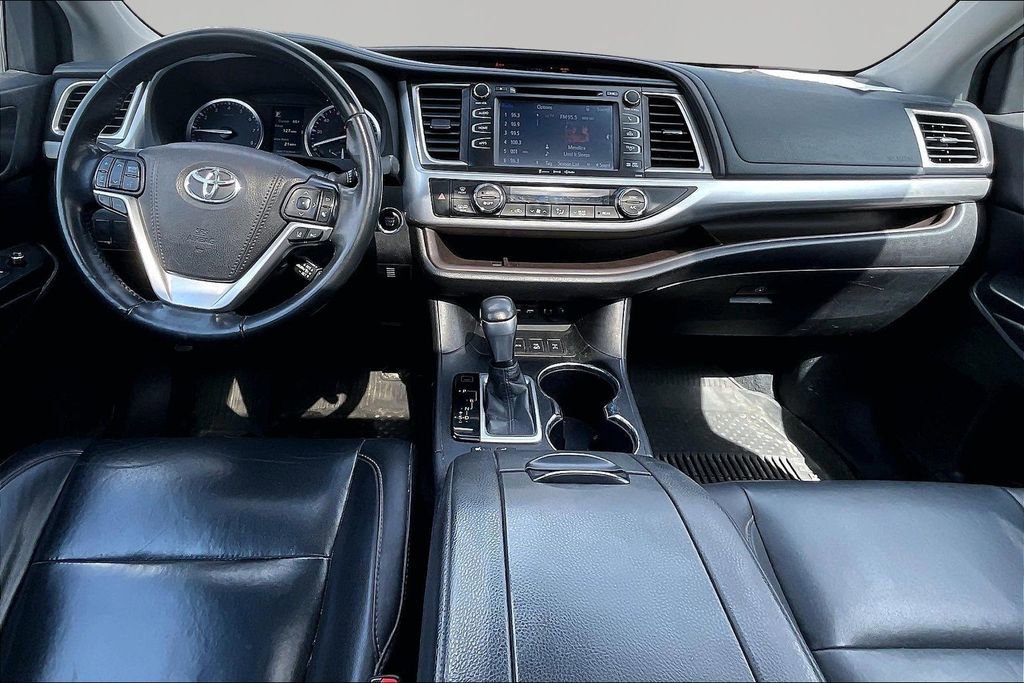 Used 2019 Toyota Highlander XLE AWD/4WD image 8