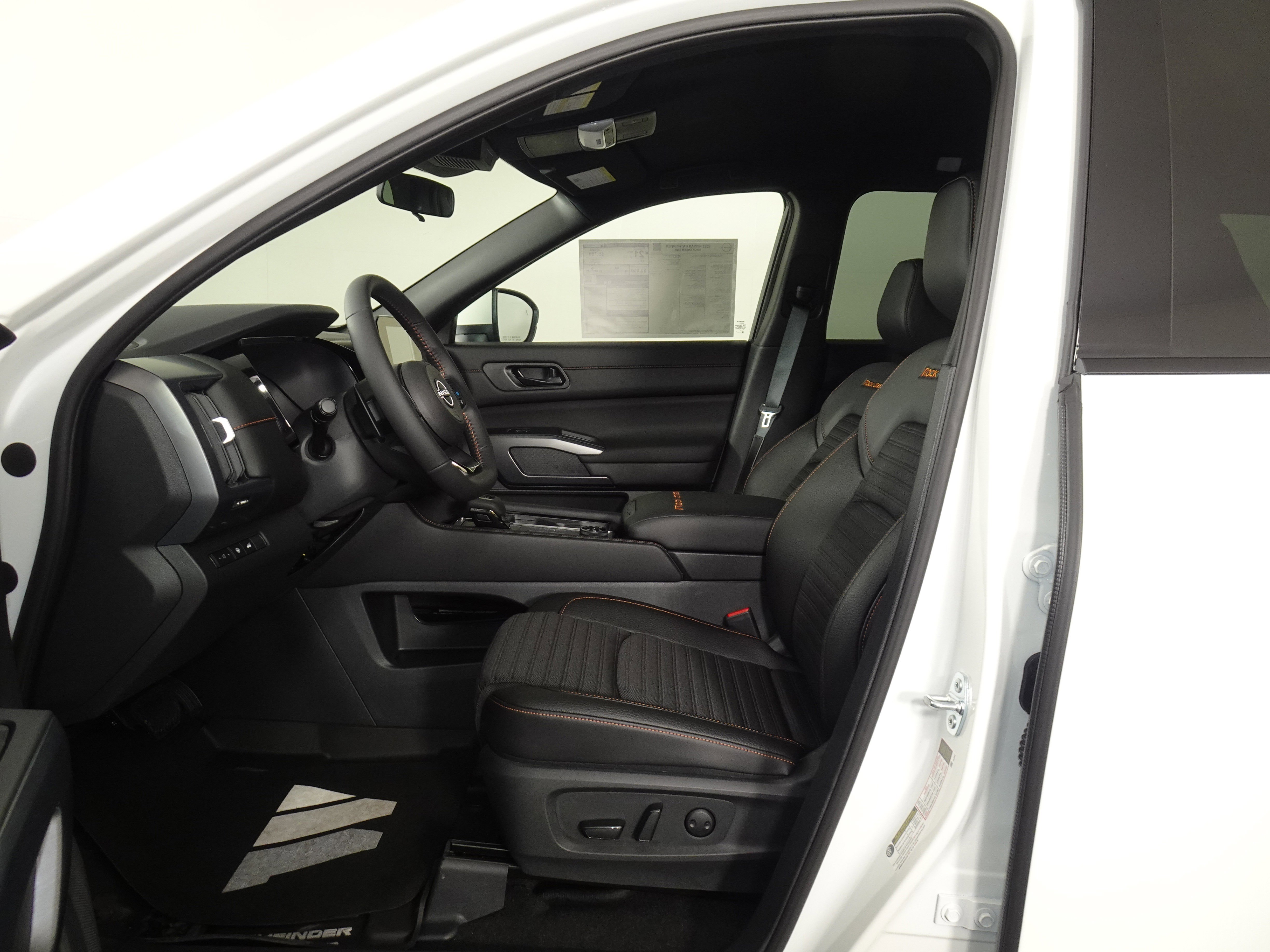 New 2025 Nissan Pathfinder Rock Creek image 4