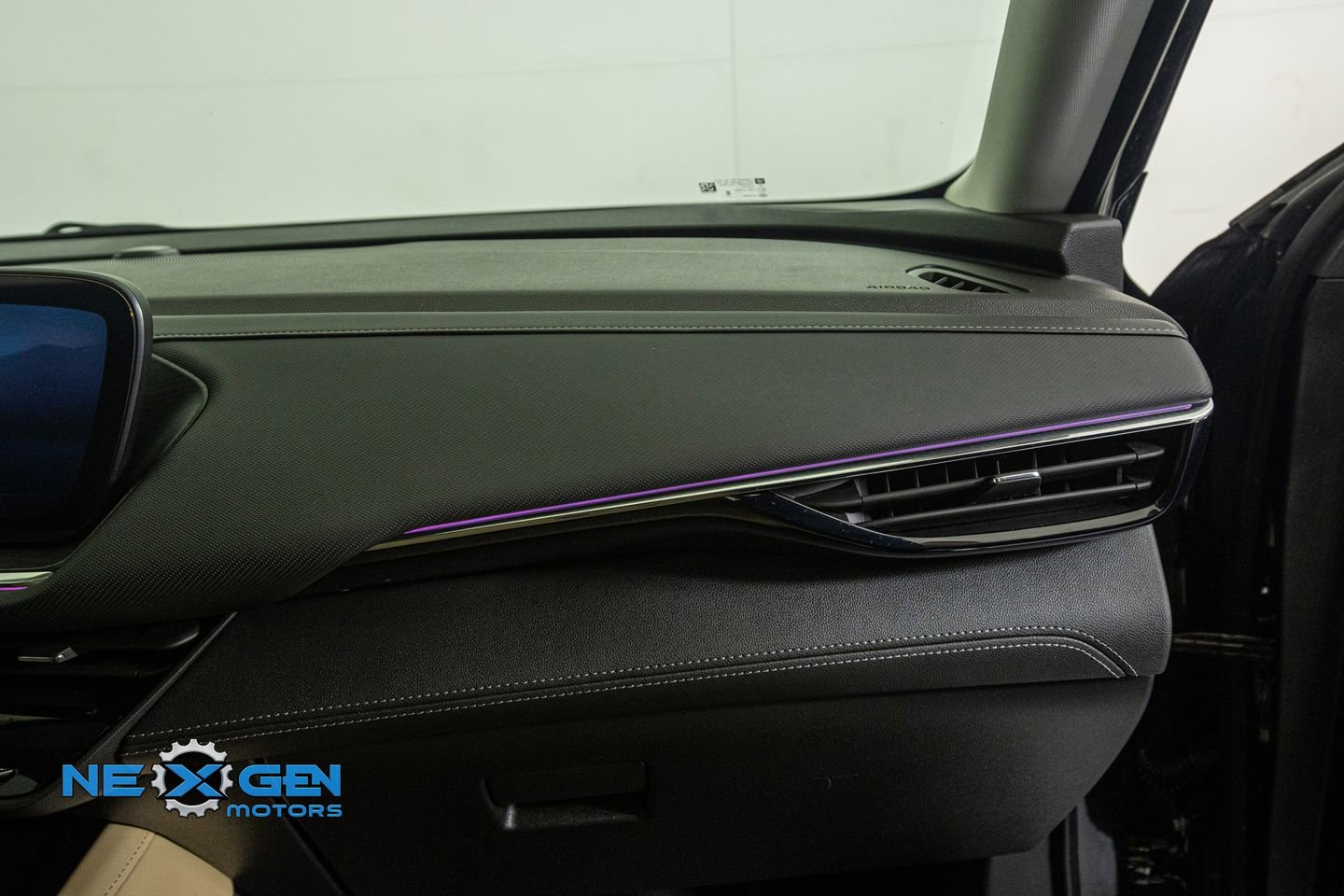 Used 2025 Buick Envision Preferred image 37