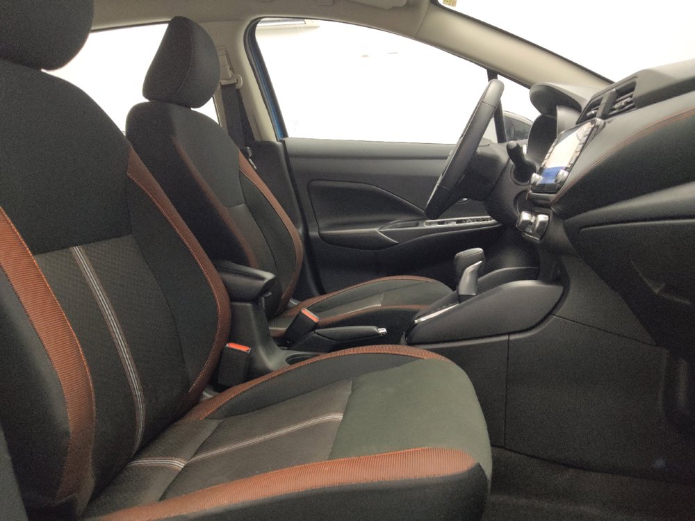 Used 2025 Nissan Versa SR FWD image 21