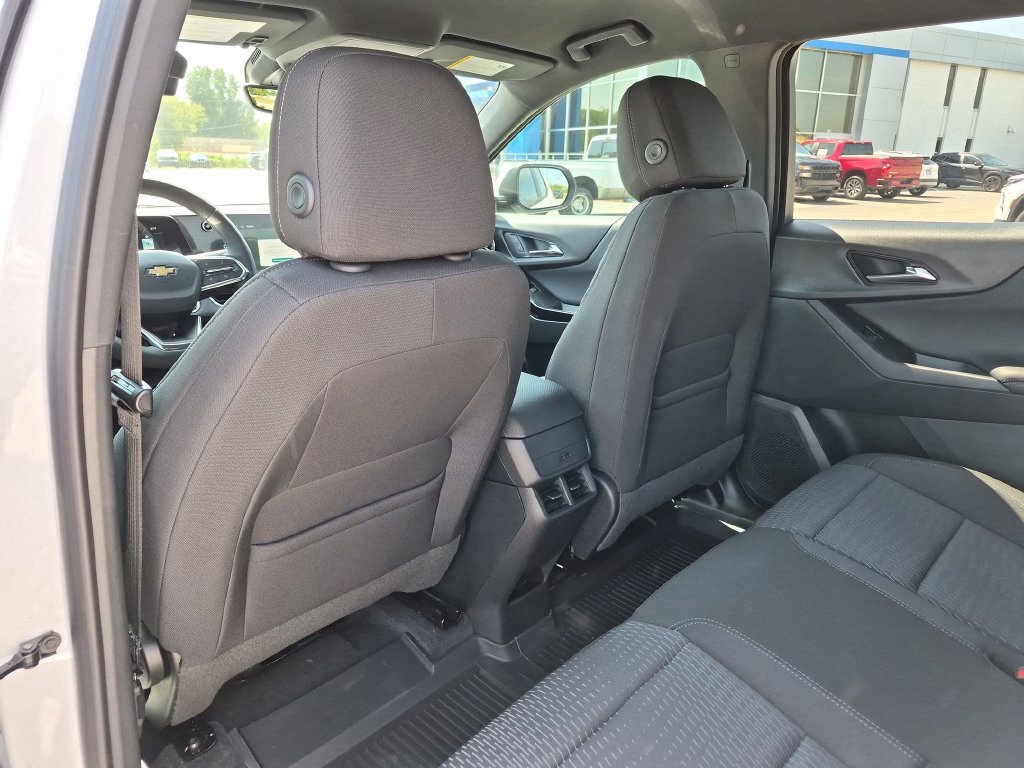 New 2027 Chevrolet Equinox LT w/ Safety and Technology Package FWD image 33