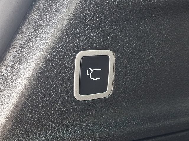 Used 2025 Chrysler Pacifica Select FWD image 28