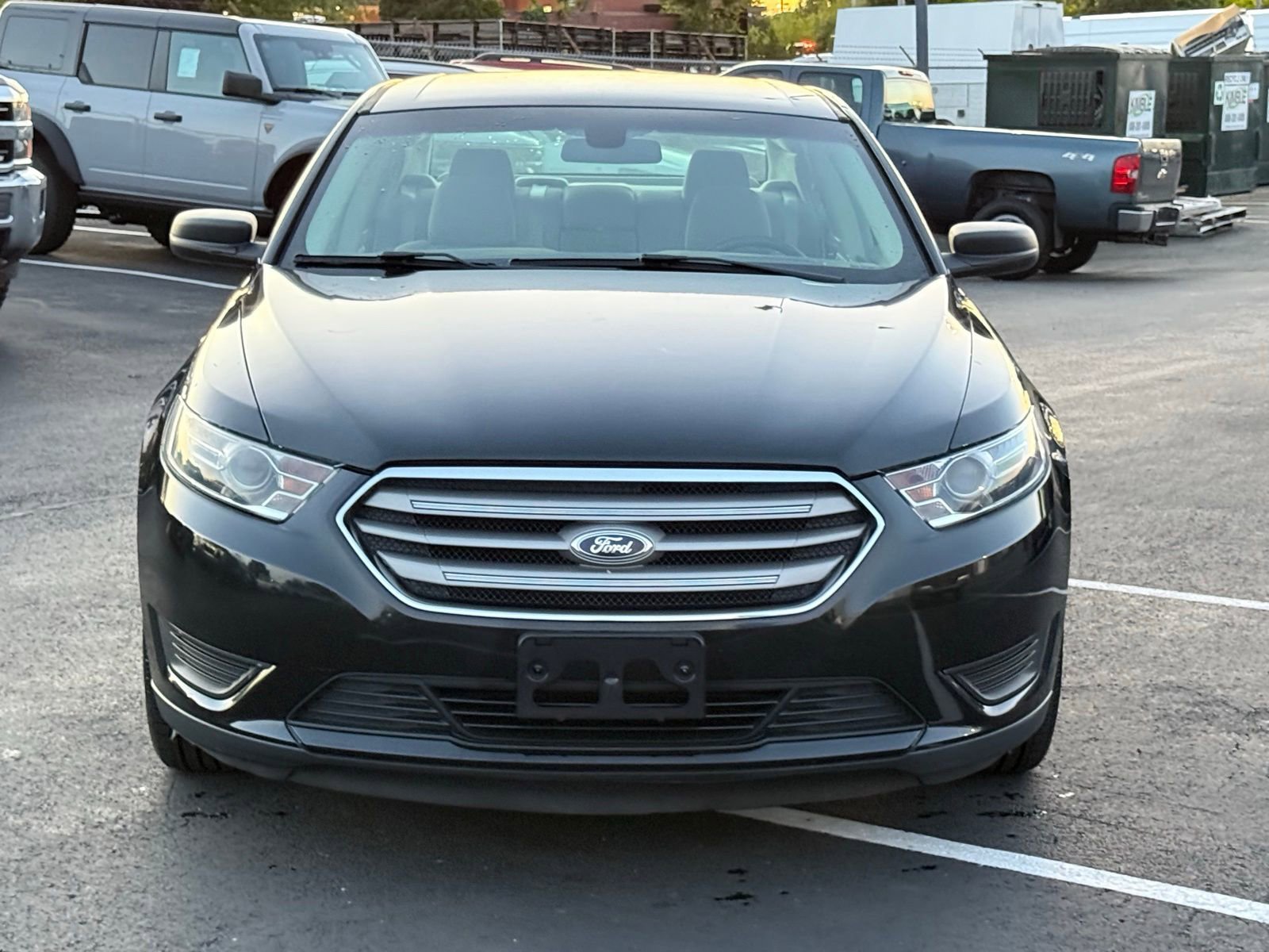 Used 2015 Ford Taurus SE FWD image 9