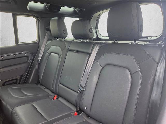 Used 2023 Land Rover Defender 110 X-Dynamic SE AWD/4WD image 13
