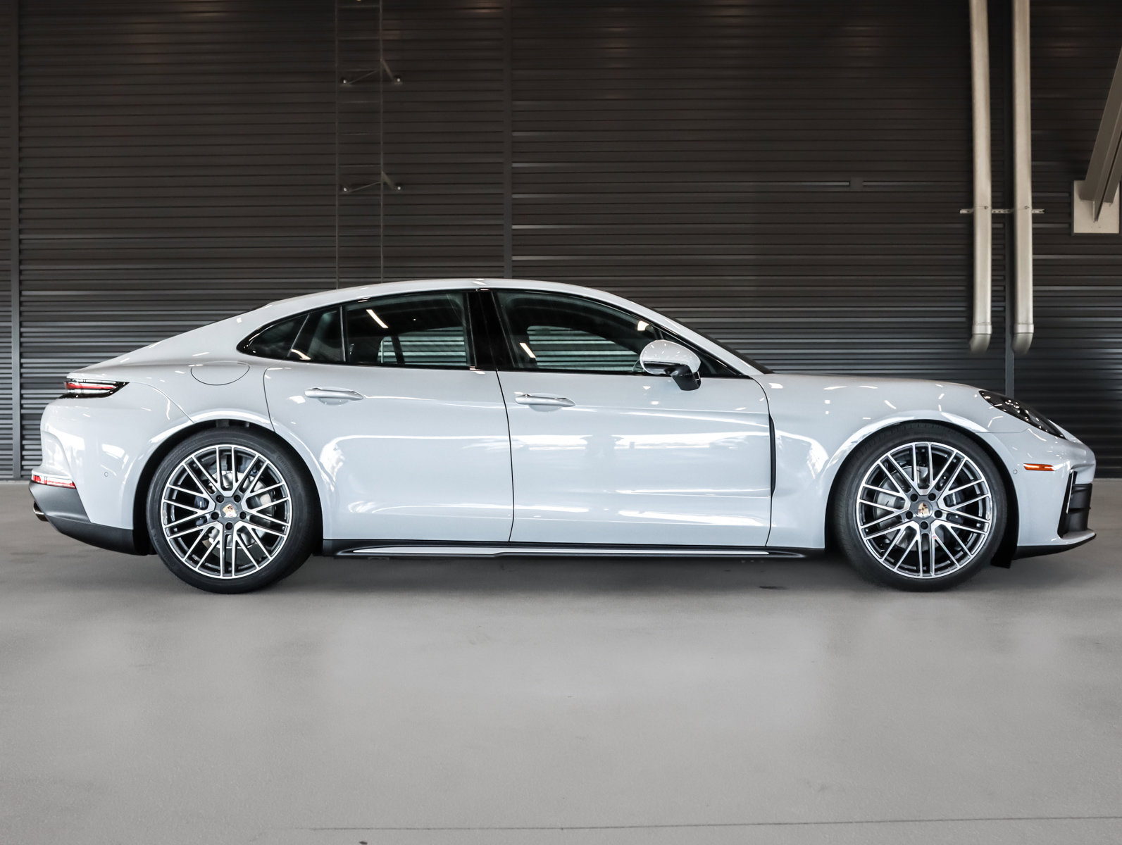 Used 2025 Porsche Panamera 4 image 11