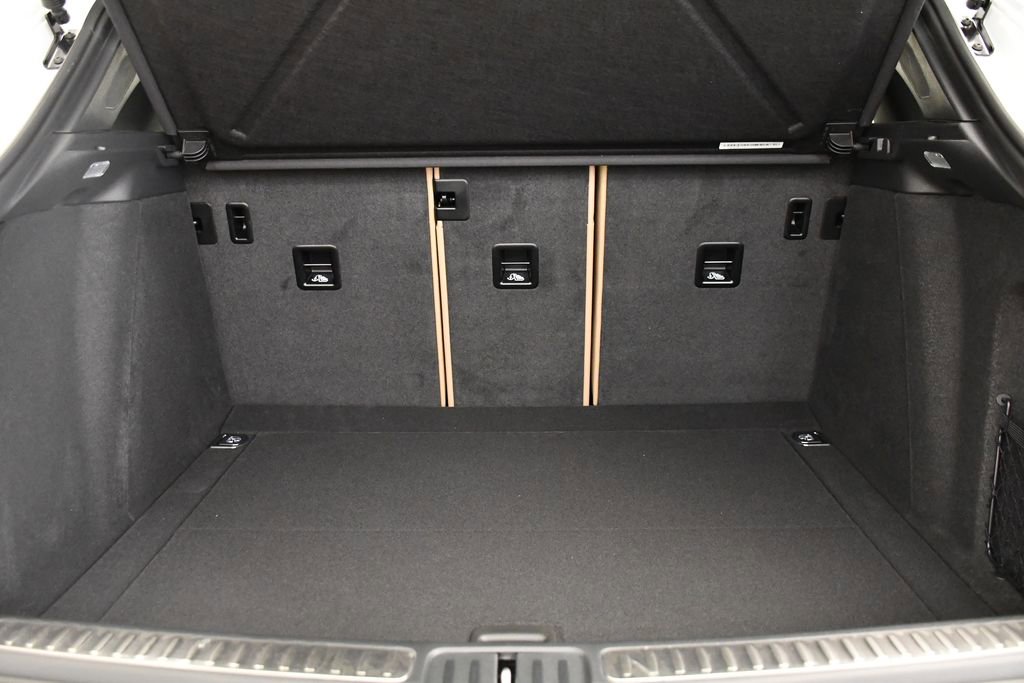 Certified 2025 Porsche Macan image 56