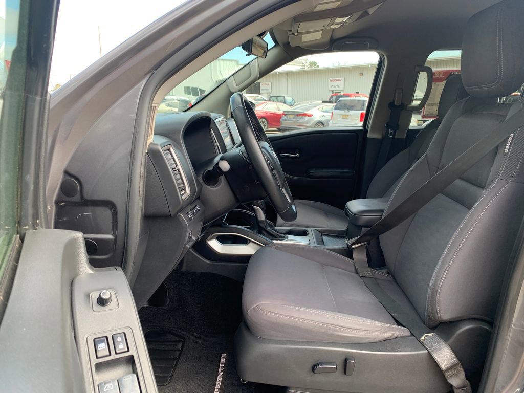 Used 2023 Nissan Frontier SV w/ SV Convenience Package image 23