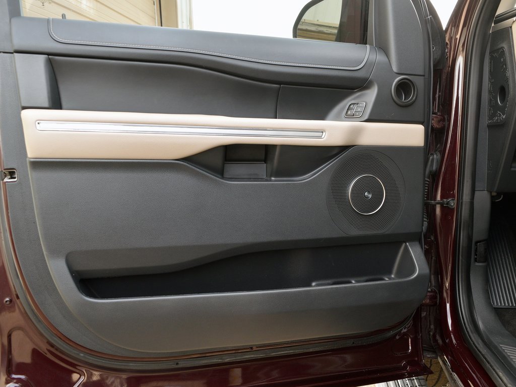 Used 2024 Ford Expedition Limited image 31