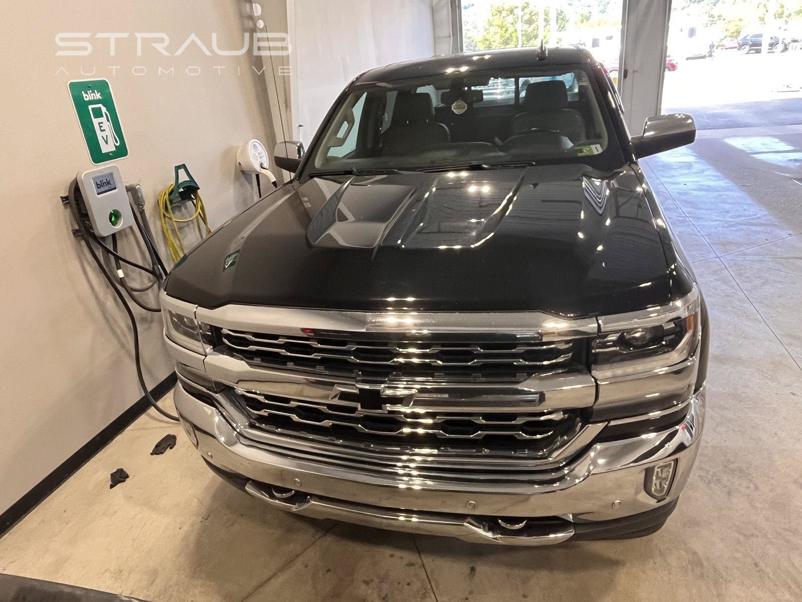 Used 2018 Chevrolet Silverado 1500 LTZ w/ Sport Package AWD/4WD image 2