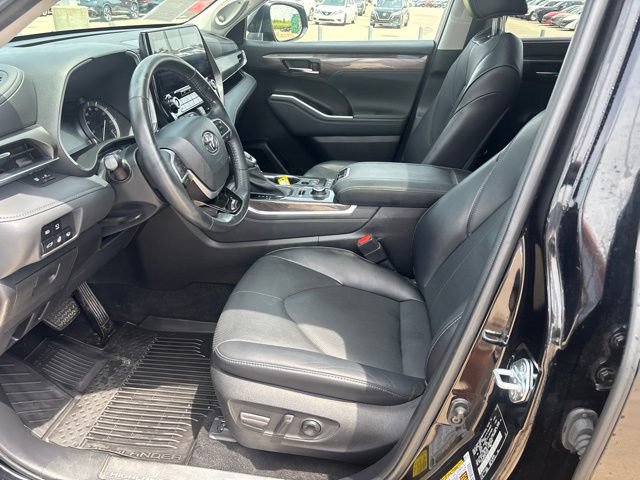 Used 2022 Toyota Highlander Limited AWD/4WD image 18