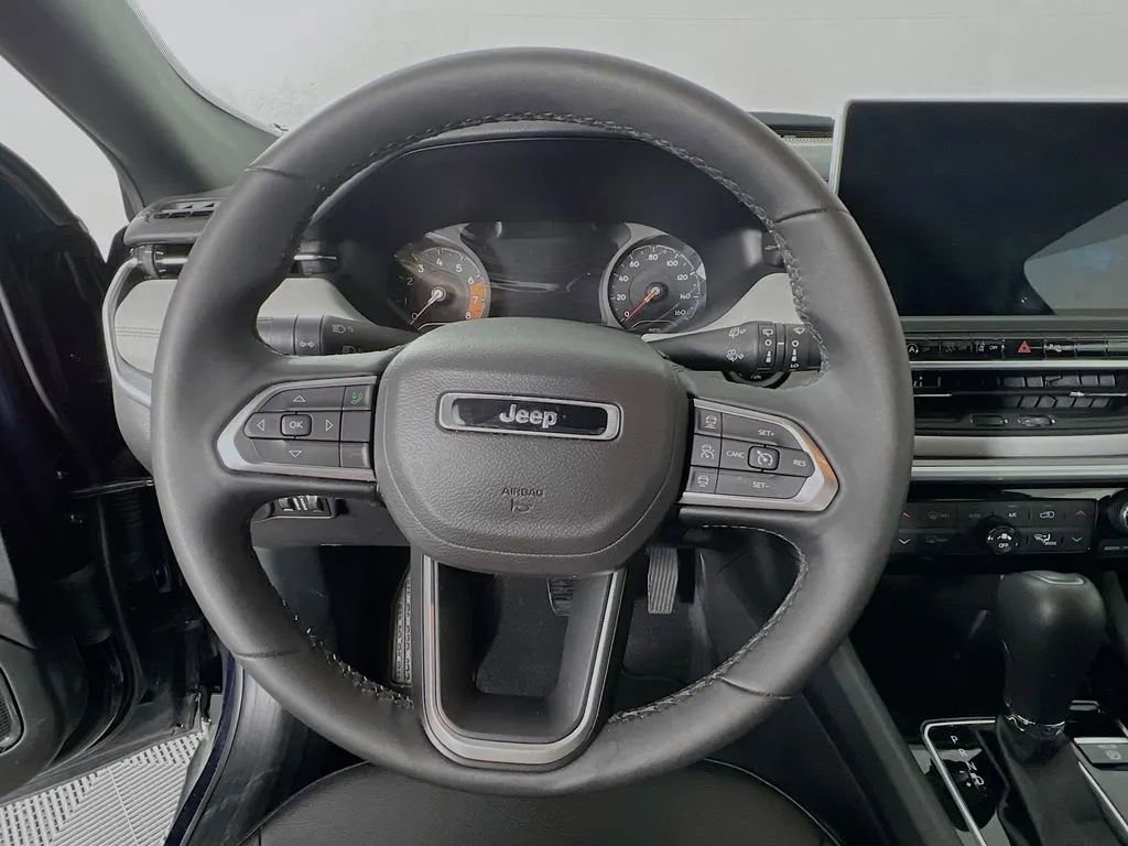 Used 2024 Jeep Compass Limited image 12