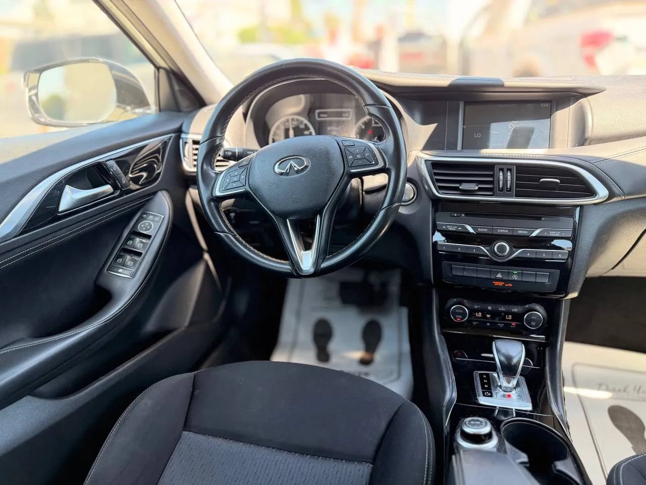 Used 2018 INFINITI QX30 FWD image 39