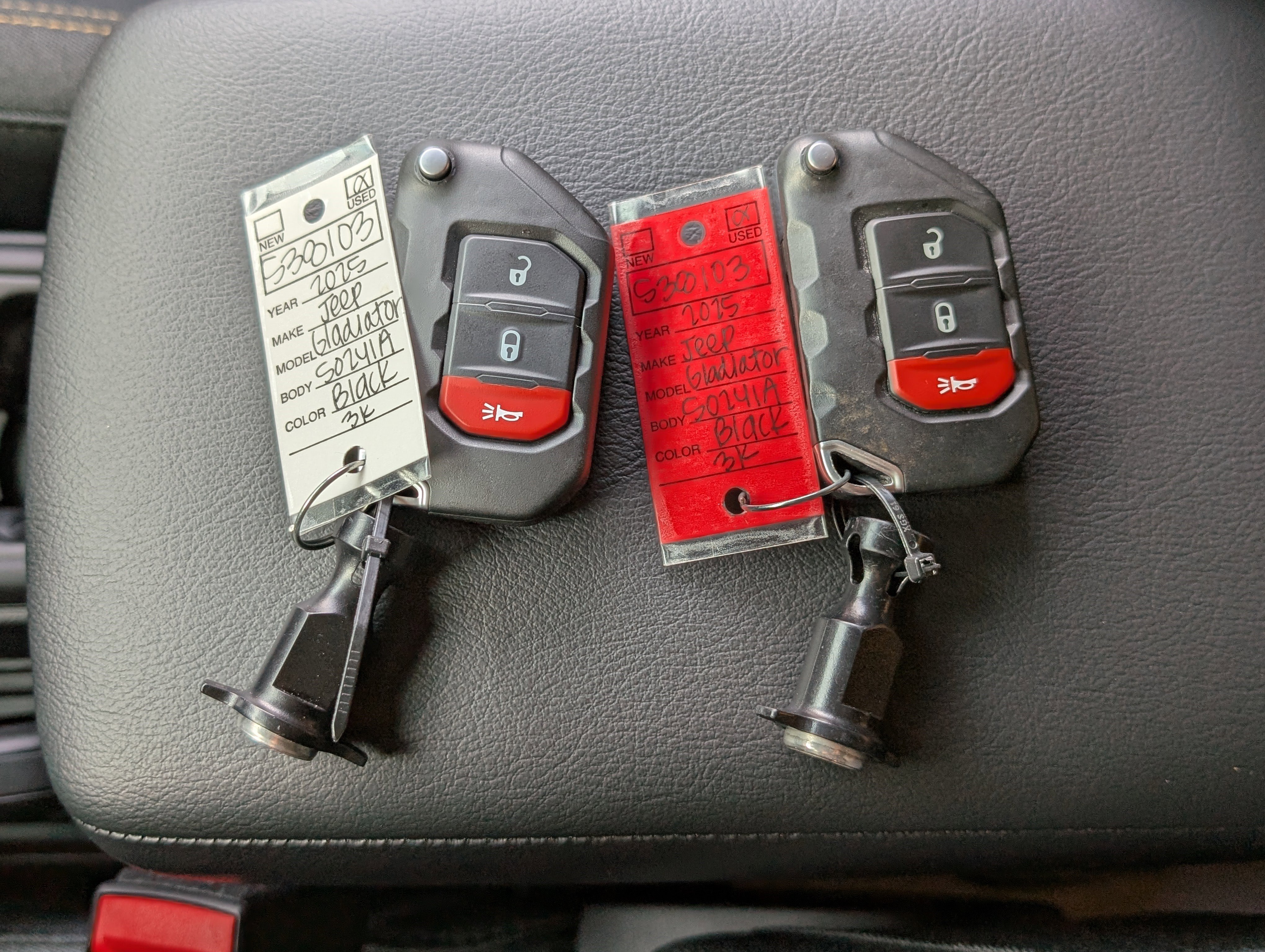 Used 2025 Jeep Gladiator Willys image 35