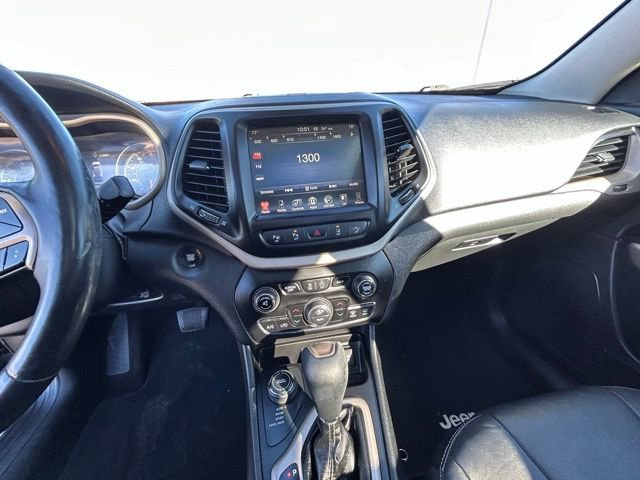 Used 2018 Jeep Cherokee Limited w/ Technology Group image 18