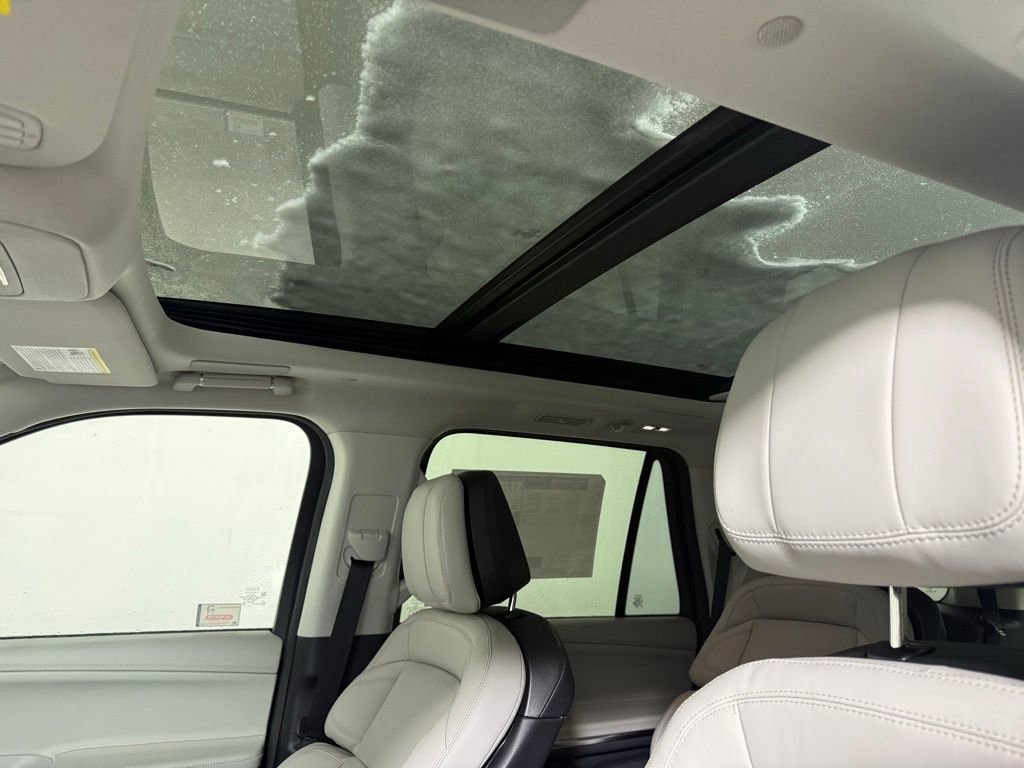 New 2025 Lincoln Navigator Reserve image 22