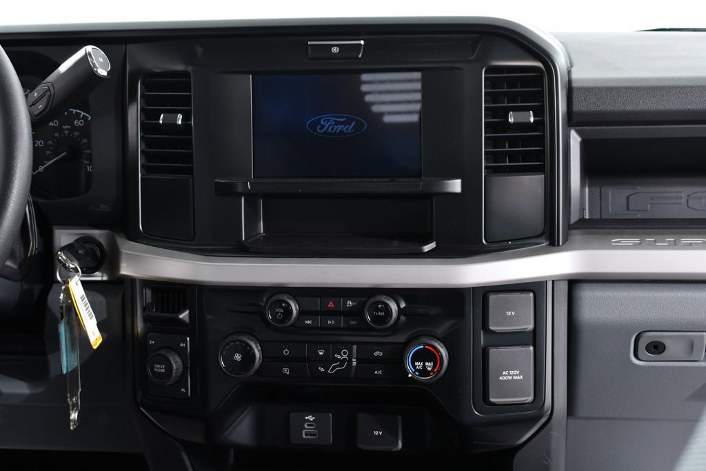 New 2025 Ford F550 4x4 SuperCab Super Duty image 9