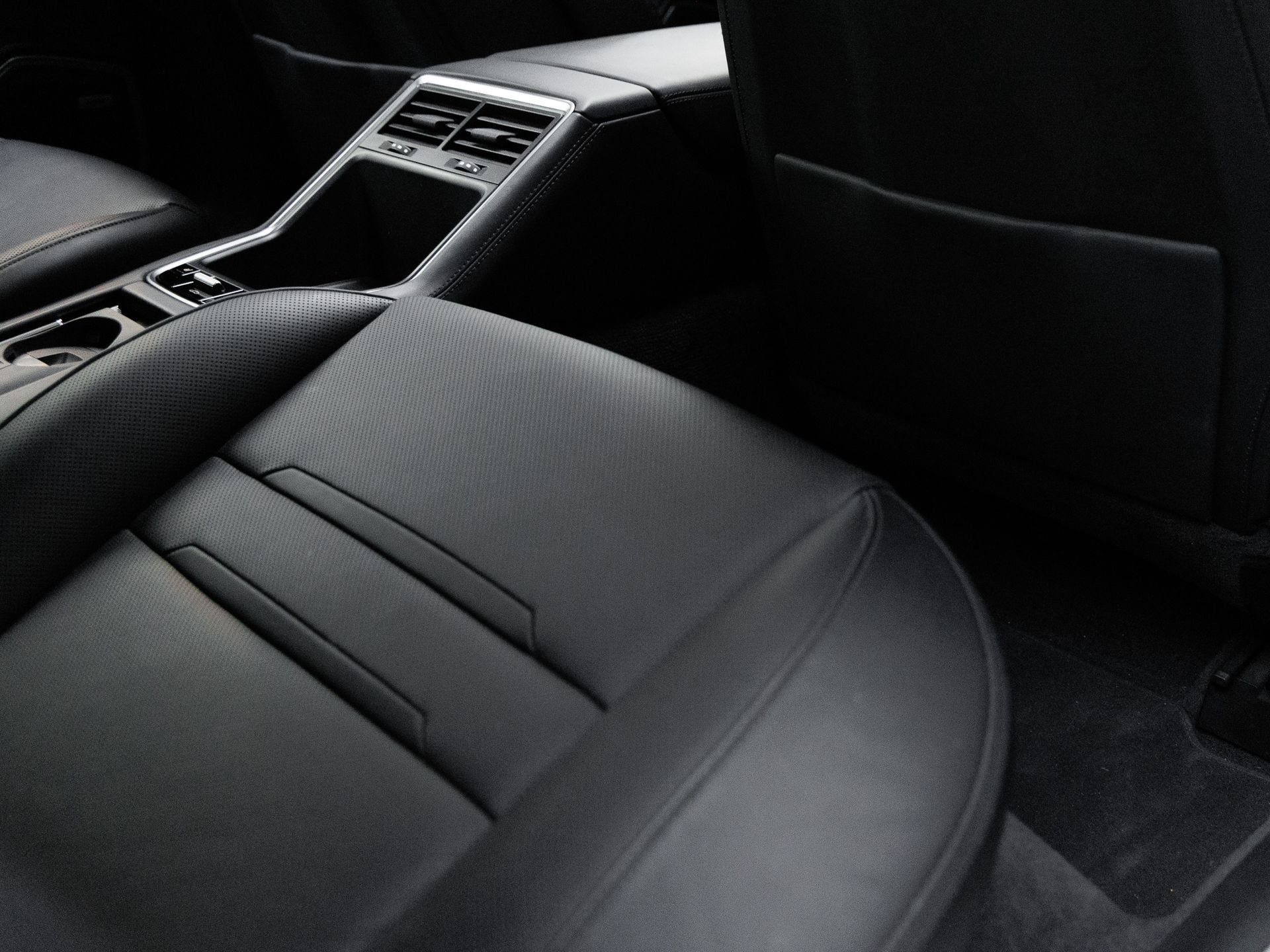 Certified 2018 Porsche Panamera 4S AWD/4WD image 33