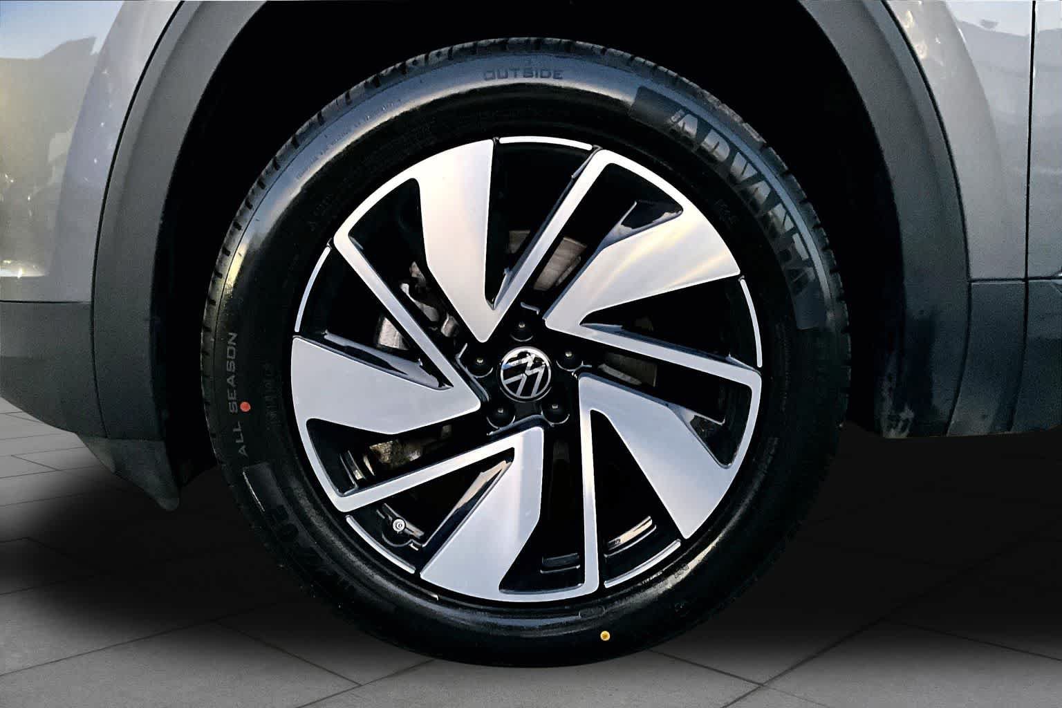Used 2025 Volkswagen Atlas SE AWD/4WD image 11