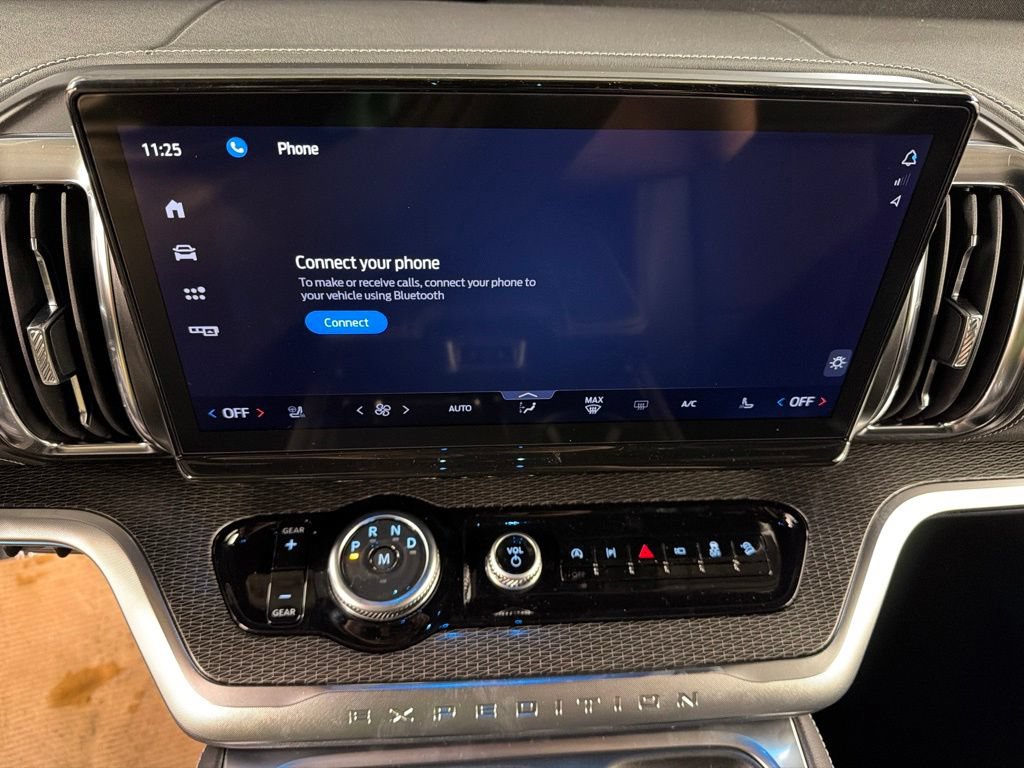 New 2027 Ford Expedition Platinum w/ Stealth Appearance Package AWD/4WD image 10