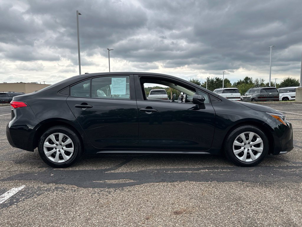 Used 2024 Toyota Corolla LE FWD image 13