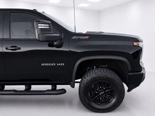 Used 2024 Chevrolet Silverado 2500 ZR2 w/ Technology Package AWD/4WD image 9