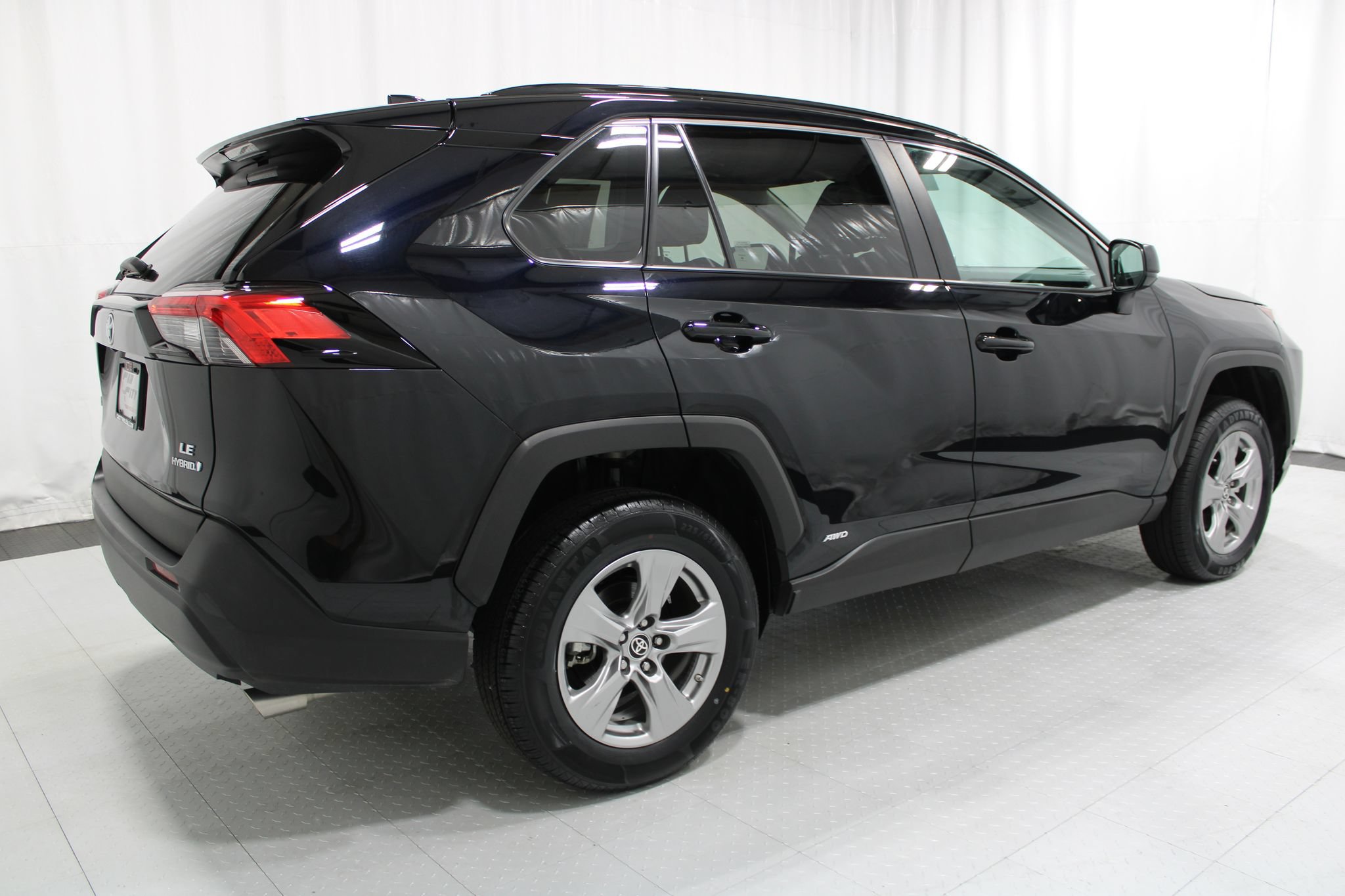 Used 2024 Toyota RAV4 LE AWD/4WD image 6