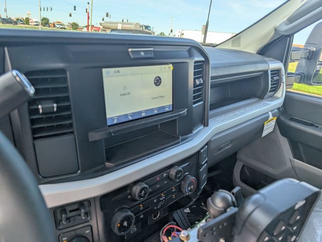 New 2026 Ford F550 4x4 Regular Cab Super Duty image 21